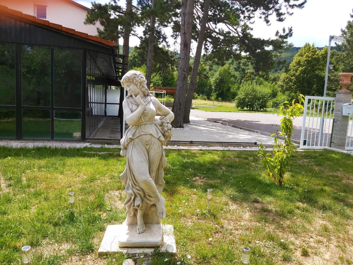 Divaca, Vila Srebrna Esterno foto